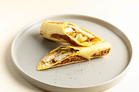 Сырная тортилья с цыплёнком