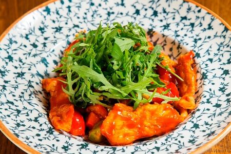 Салат с индейкой и авокадо