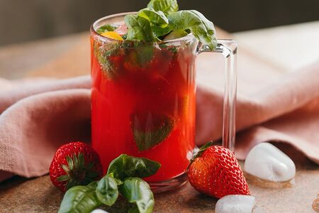 Клубничный лимонад