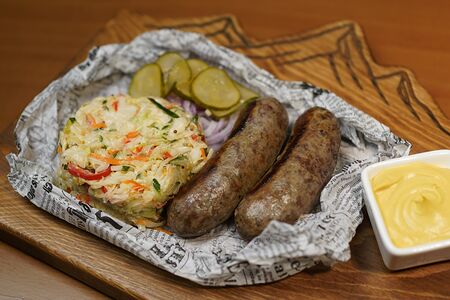 Колбаски охотничьи на гриле