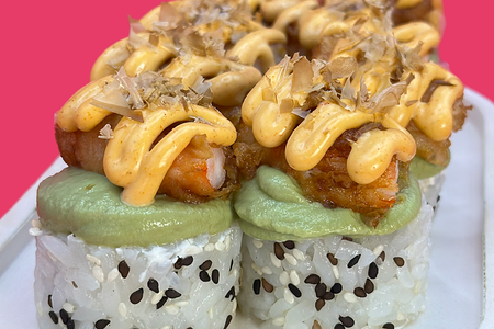 Ролл с гуакамоле и креветкой