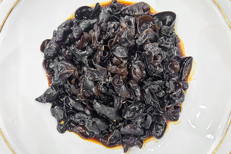 Грибы муэр в устричном соусе