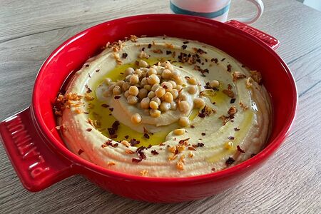 Классический хумус с кедровыми орешками