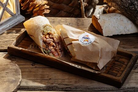 Шаурма с цыплёнком на углях