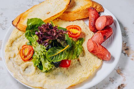 Завтрак с сосисками 