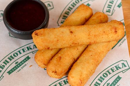 Сырные палочки в картофельной панировке