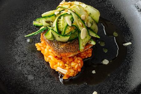 Форель с пастой орзо и цукини