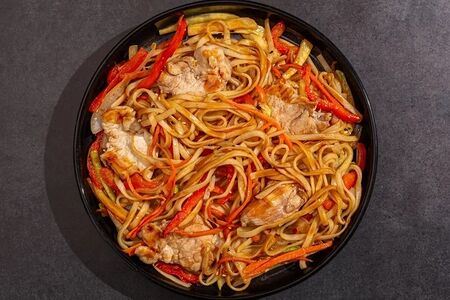 Вок с курицей