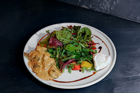 Салат с куриной печенью