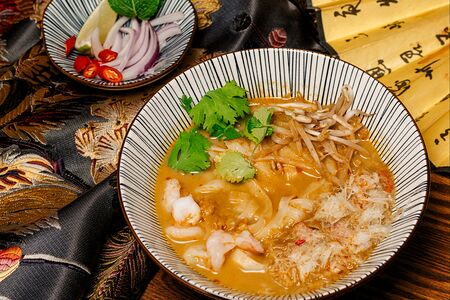 Лакшери Лакса с крабом