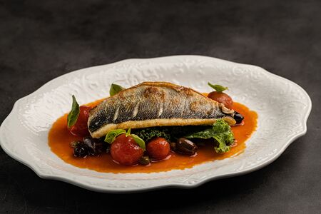 Филе сибаса с оливками