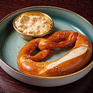 Брецель, соус ремулад