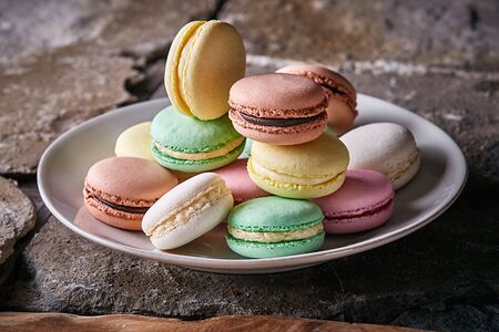 Макаронс Черная смородина