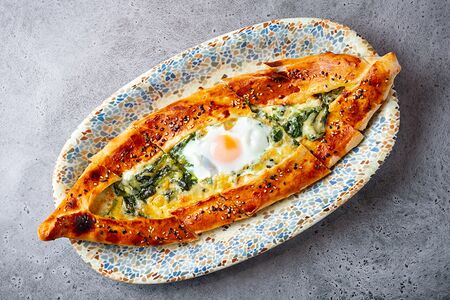 Пиде шпинат