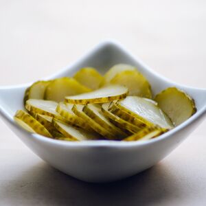 Огурец маринованный