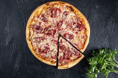 Баварская 32