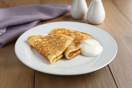 Блины со сметаной