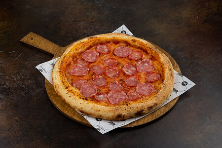 Пицца с салями