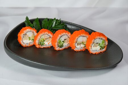 Ролл Калифорния с угрем