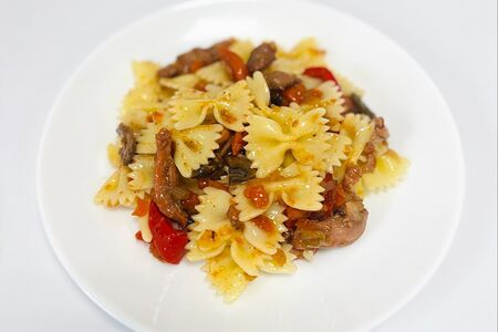 Паста с курицей по-тайски 