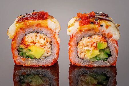 Запечённый лонг-ролл Яки Кани с Камчатским крабом