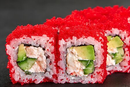 Ролл Калифорния с креветкой темпура