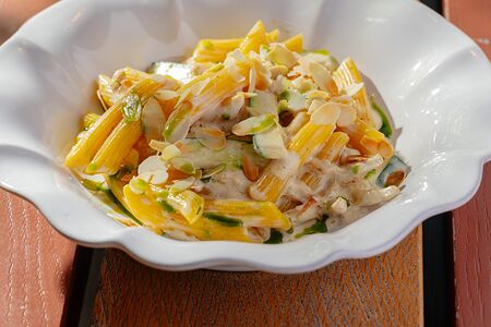 Пенне Альфредо с куриной грудкой и сливочным соусом