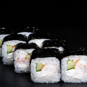 Ролл с сыром и креветками