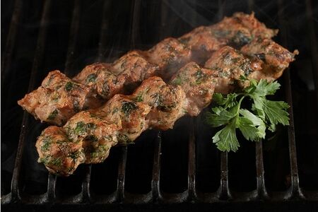 Люля-кебаб из курицы с зеленью
