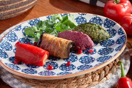 Ассорти из пхали