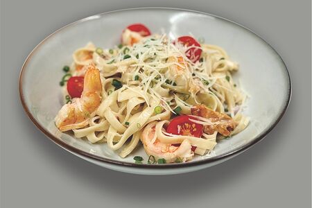 Лапша сливочная с креветкой