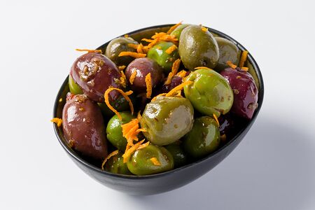 Маринованные оливки