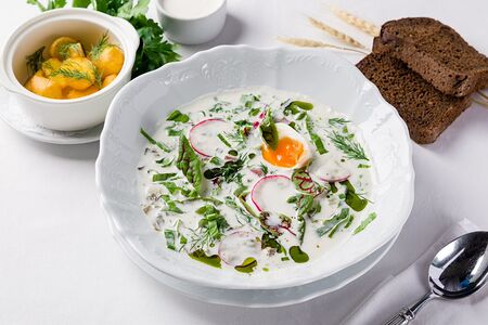 Щавелевый холодник с языком