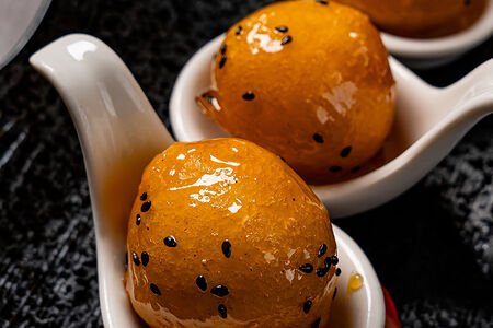 Ассорти фруктов в карамели