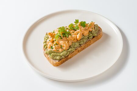 Сморреброд с креветками кимчи