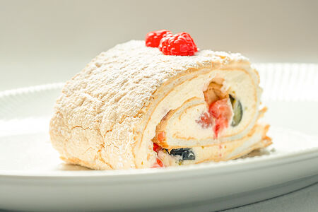 Меренговый рулет