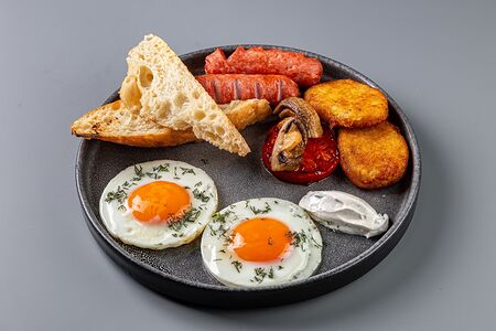 Английский завтрак с сосисками 