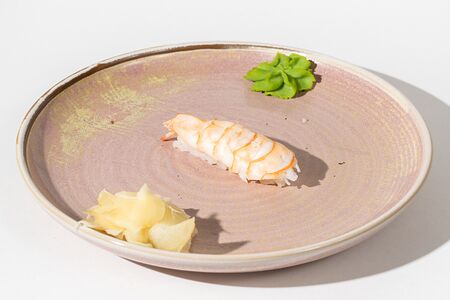 Суши креветка