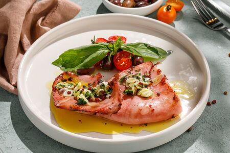 Кальмары на гриле в ароматном масле