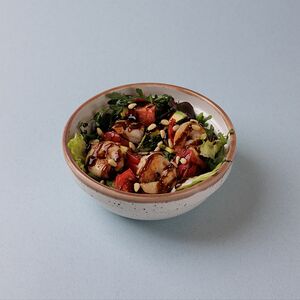 Салат с креветками и авокадо