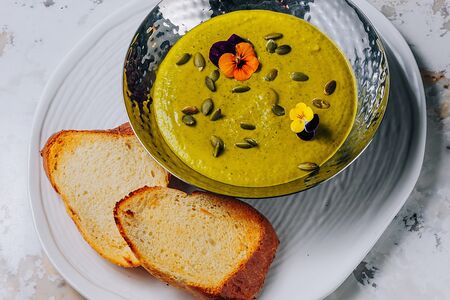 Суп брокколи-шпинат