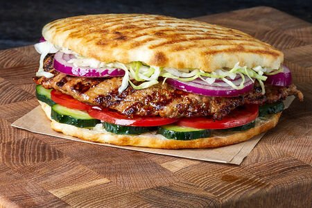 Плескавица с Каймаком