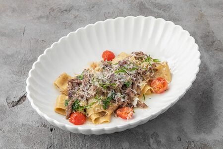 Паппарделли с рваной говядиной