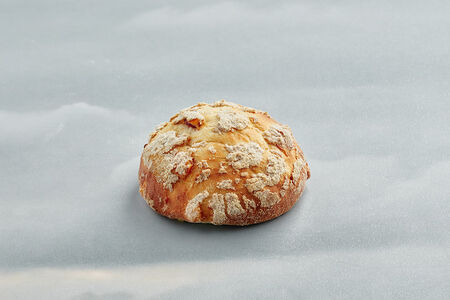 Бриошь с клюквой и цукатами