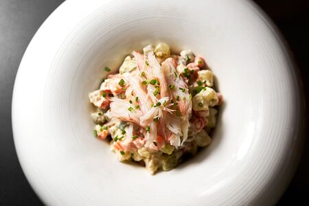 Оливье с крабом