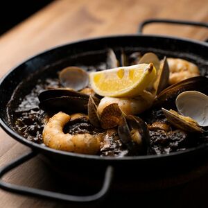 Паэлья Коко Арос Негро