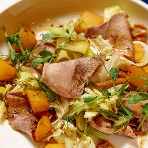 Салат с опятами и говяжьим языком