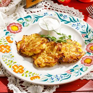 Драники картофельные со сметаной