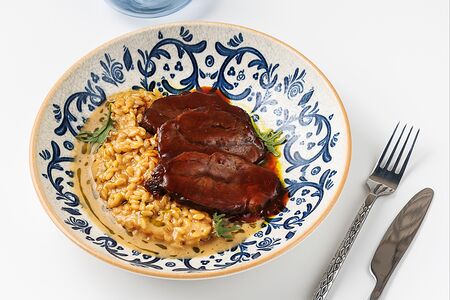 Говяжьи щечки с пастой ризо