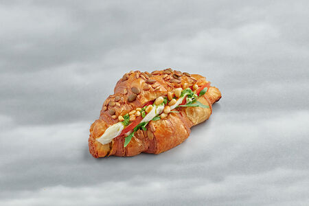 Круассан Цельнозерновой с моцареллой